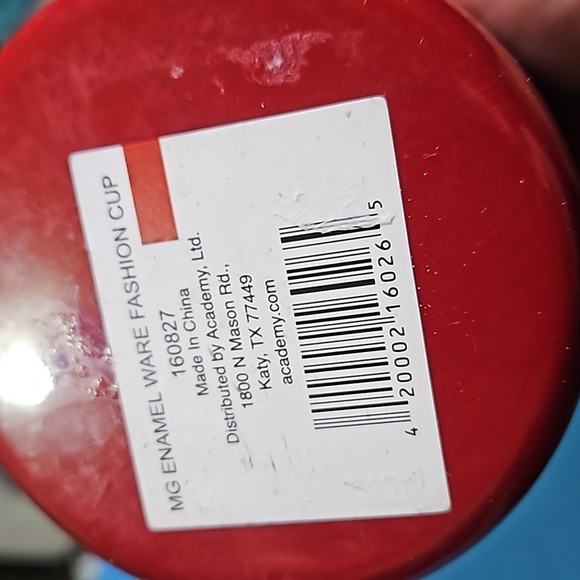 Magellan coffee cup set one red one blue some tear on blue handle - Picture 5 of 10